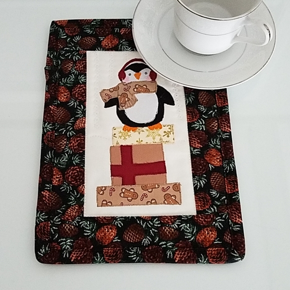Christmas Mug Rug - Picture 1 of 2